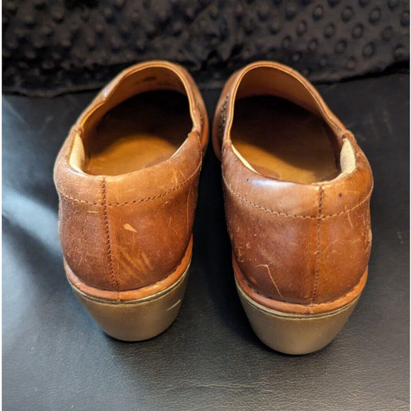 Ariat Shoes Women's 7.5 Strathmore Nubuck Leather Studded Clog Style # 21203 - Picture 4 of 12